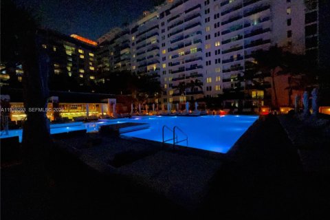 Купить кондоминиум в Майами-Бич, Флорида 2 спальни, 114.27м2, № 1995779 - фото 5