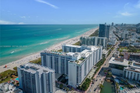 Кондоминиум с 2 спальнями в Майами-Бич, Флорида № 1995779