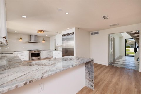 Villa ou maison à vendre à Saint Petersburg, Floride: 5 chambres, 403.57 m2 № 2137380 - photo 9