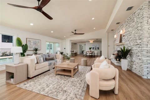 Villa ou maison à vendre à Saint Petersburg, Floride: 5 chambres, 403.57 m2 № 2137380 - photo 17