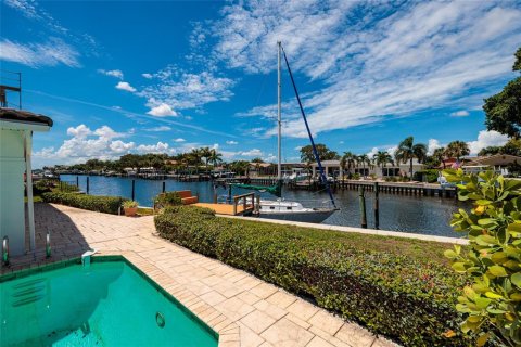 Villa ou maison à vendre à Saint Petersburg, Floride: 5 chambres, 403.57 m2 № 2137380 - photo 7
