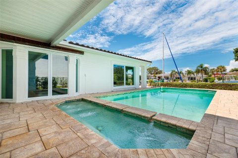 Villa ou maison à vendre à Saint Petersburg, Floride: 5 chambres, 403.57 m2 № 2137380 - photo 6