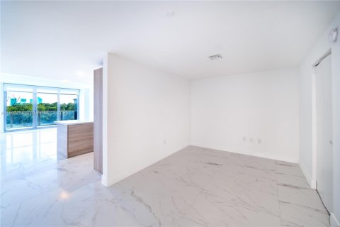 Condo in North Miami Beach, Florida, 2 bedrooms  № 1864813 - photo 5