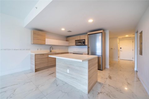 Condo in North Miami Beach, Florida, 2 bedrooms  № 1864813 - photo 3