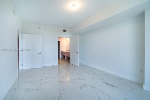 Condo in North Miami Beach, Florida, 2 bedrooms  № 1864813 - photo 23
