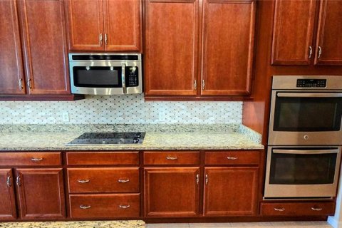 Touwnhouse à louer à Poinciana, Floride: 3 chambres, 256.5 m2 № 2414881 - photo 10