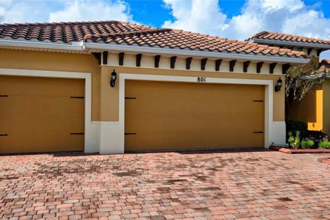 Touwnhouse à Poinciana, Floride 3 chambres, 256.5 m2 № 2414881