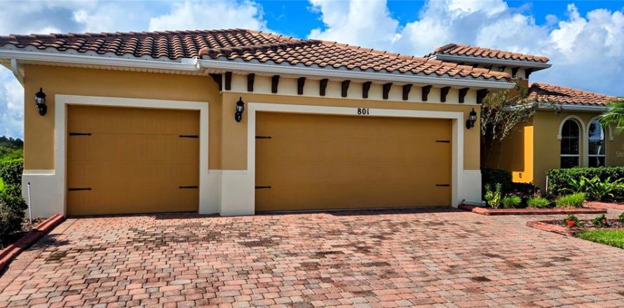 Touwnhouse à Poinciana, Floride 3 chambres, 256.5 m2 № 2414881