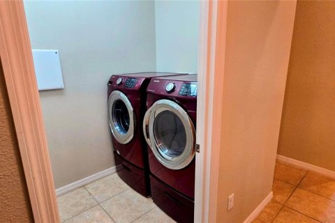 Touwnhouse à louer à Poinciana, Floride: 3 chambres, 256.5 m2 № 2414881 - photo 30