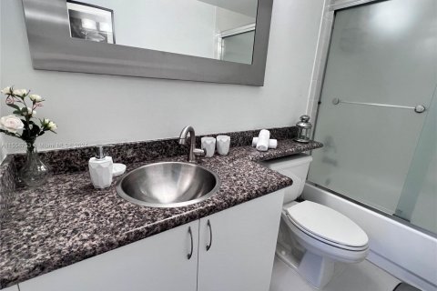 Copropriété à louer à Aventura, Floride: 2 chambres, 109.62 m2 № 1729447 - photo 15