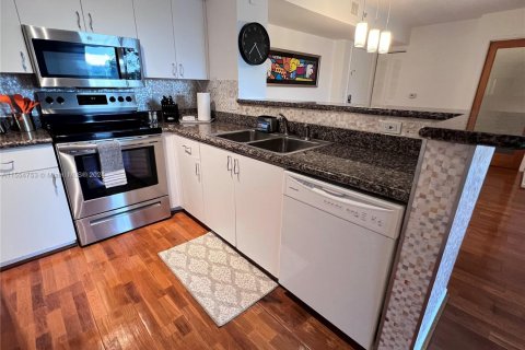 Copropriété à louer à Aventura, Floride: 2 chambres, 109.62 m2 № 1729447 - photo 26