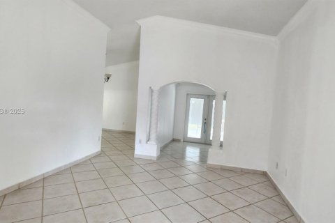 Villa ou maison à vendre à Miami, Floride: 4 chambres, 129.69 m2 № 1839340 - photo 2