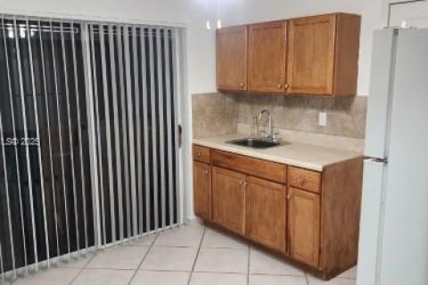 Villa ou maison à vendre à Miami, Floride: 4 chambres, 129.69 m2 № 1839340 - photo 13