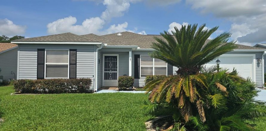 House in The Villages, Florida 2 bedrooms, 106.65 sq.m. № 2220698