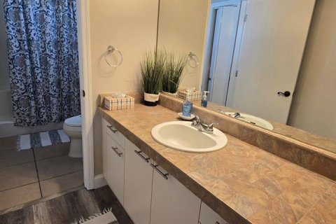 House in The Villages, Florida 2 bedrooms, 106.65 sq.m. № 2220698 - photo 12