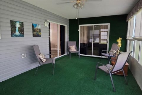 House in The Villages, Florida 2 bedrooms, 106.65 sq.m. № 2220698 - photo 14