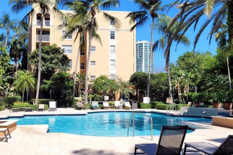 Condo in Aventura, Florida, 2 bedrooms  № 1954068 - photo 29