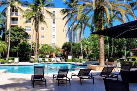 Condo in Aventura, Florida, 2 bedrooms  № 1954068 - photo 30