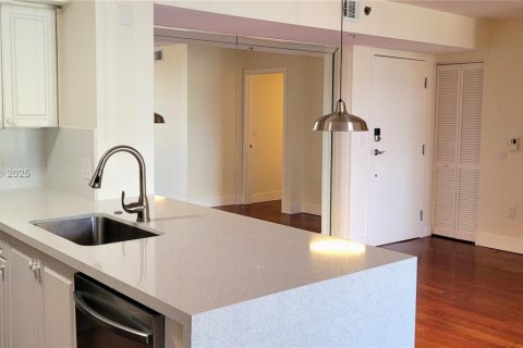 Condo in Aventura, Florida, 2 bedrooms  № 1954068 - photo 12