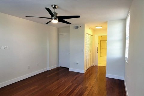 Condo in Aventura, Florida, 2 bedrooms  № 1954068 - photo 16