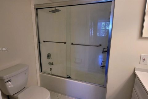 Condo in Aventura, Florida, 2 bedrooms  № 1954068 - photo 24
