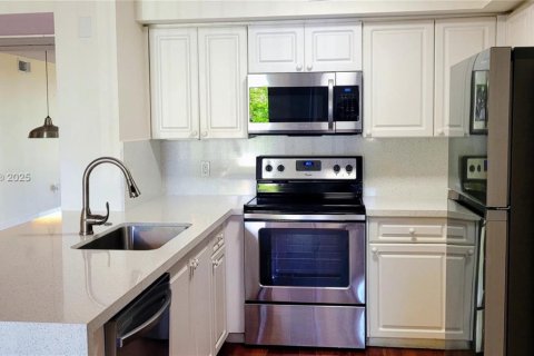 Condo in Aventura, Florida, 2 bedrooms  № 1954068 - photo 13
