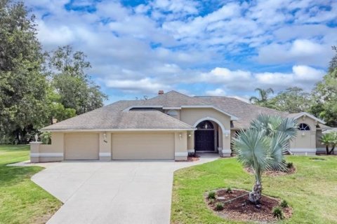 House in Spring Hill, Florida 3 bedrooms, 209.12 sq.m. № 1751376 - photo 1