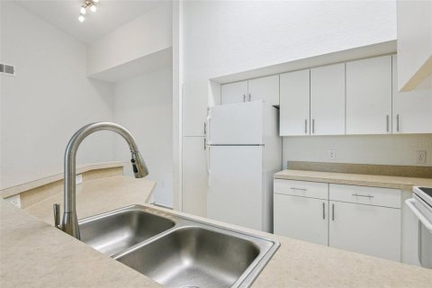 Copropriété à vendre à Sarasota, Floride: 1 chambre, 88.16 m2 № 1846581 - photo 12