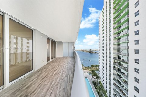 Copropriété à louer à Miami, Floride: 1 chambre, 69.21 m2 № 1985872 - photo 1