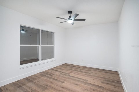 Casa en venta en Brandon, Florida, 3 dormitorios, 142.98 m2 № 1914605 - foto 8