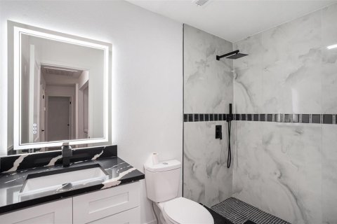 Casa en venta en Brandon, Florida, 3 dormitorios, 142.98 m2 № 1914605 - foto 9