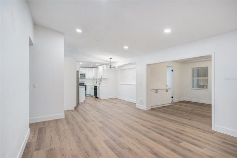 Casa en venta en Brandon, Florida, 3 dormitorios, 142.98 m2 № 1914605 - foto 5