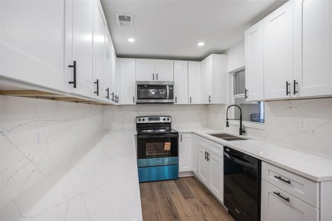 Casa en venta en Brandon, Florida, 3 dormitorios, 142.98 m2 № 1914605 - foto 4