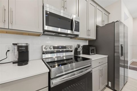Touwnhouse à vendre à Kissimmee, Floride: 3 chambres, 158.68 m2 № 2235503 - photo 11