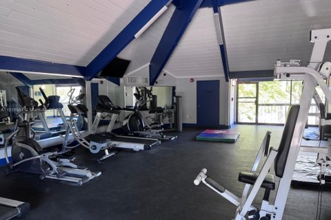 Condo in North Miami, Florida, 1 bedroom  № 1971136 - photo 12