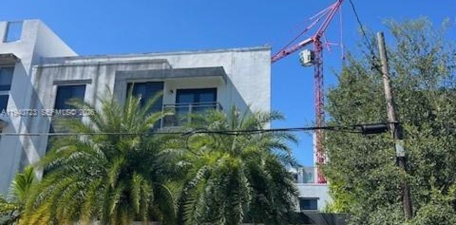 Apartamento en Miami, Florida 1 dormitorio, 69.68 m2 № 1997772