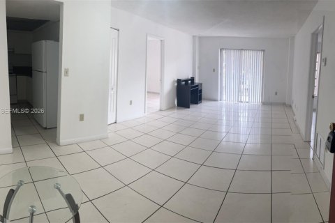 Кондоминиум с 2 спальнями в Майами, Флорида № 2009291