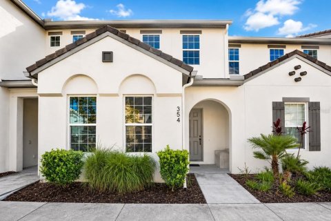 Townhouse in Davenport, Florida 4 bedrooms, 182.09 sq.m. № 2195328