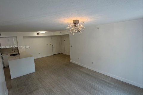 Condo in Doral, Florida, 2 bedrooms № 2026071 - photo 20