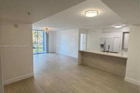 Condo in Doral, Florida, 2 bedrooms № 2026071 - photo 2