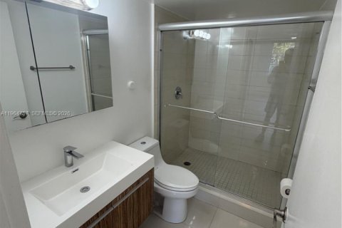 Condo in Doral, Florida, 2 bedrooms № 2026071 - photo 27