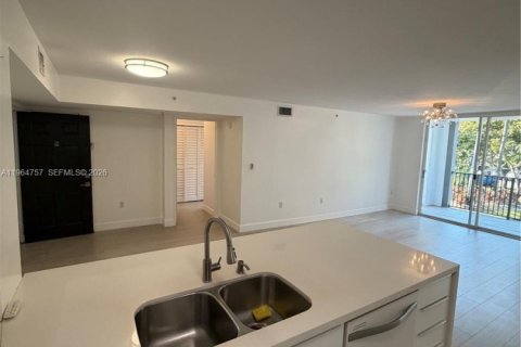 Condo in Doral, Florida, 2 bedrooms № 2026071 - photo 8