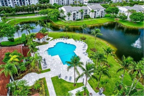 Condo in Doral, Florida, 2 bedrooms  № 2026071