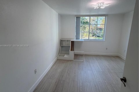 Condo in Doral, Florida, 2 bedrooms № 2026071 - photo 14