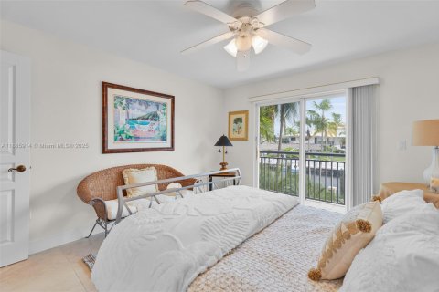 House in Key Largo, Florida 4 bedrooms, 390.56 sq.m. № 1923634 - photo 22