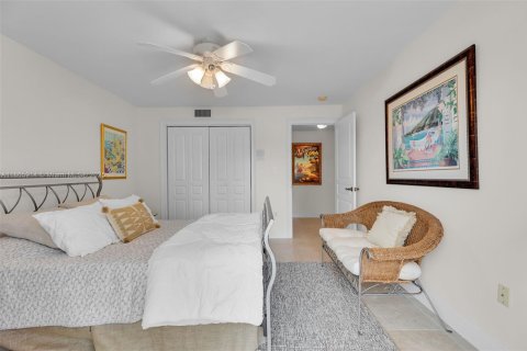 House in Key Largo, Florida 4 bedrooms, 390.56 sq.m. № 1923634 - photo 23