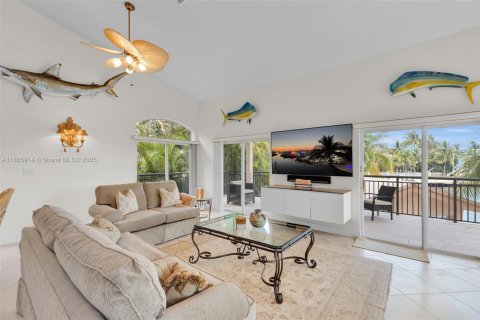 House in Key Largo, Florida 4 bedrooms, 390.56 sq.m. № 1923634 - photo 13