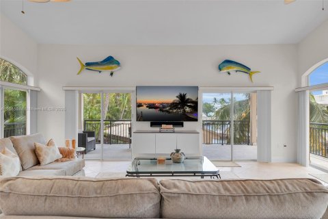 House in Key Largo, Florida 4 bedrooms, 390.56 sq.m. № 1923634 - photo 15