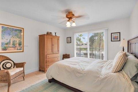 House in Key Largo, Florida 4 bedrooms, 390.56 sq.m. № 1923634 - photo 25