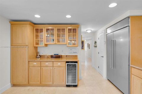 House in Key Largo, Florida 4 bedrooms, 390.56 sq.m. № 1923634 - photo 17